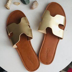 Gold Universal Thread sandals